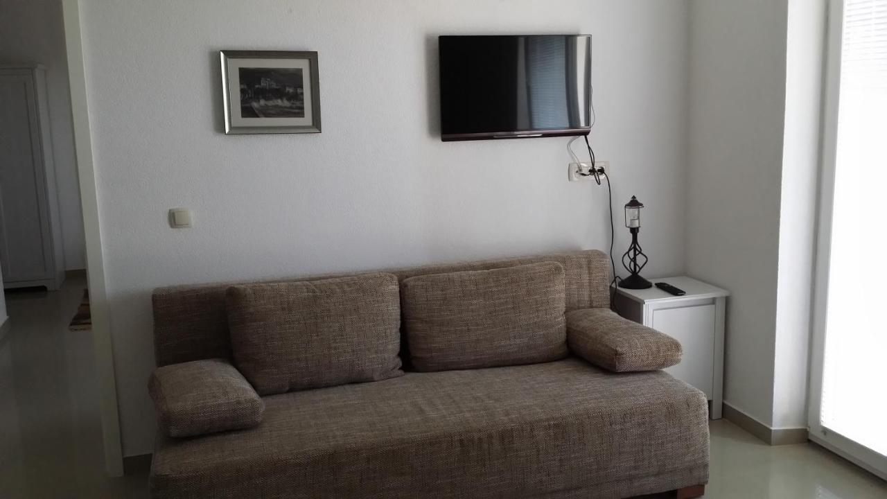 Apartments Lucija Brela Exterior photo