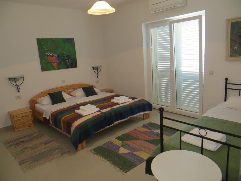 Apartments Lucija Brela Exterior photo