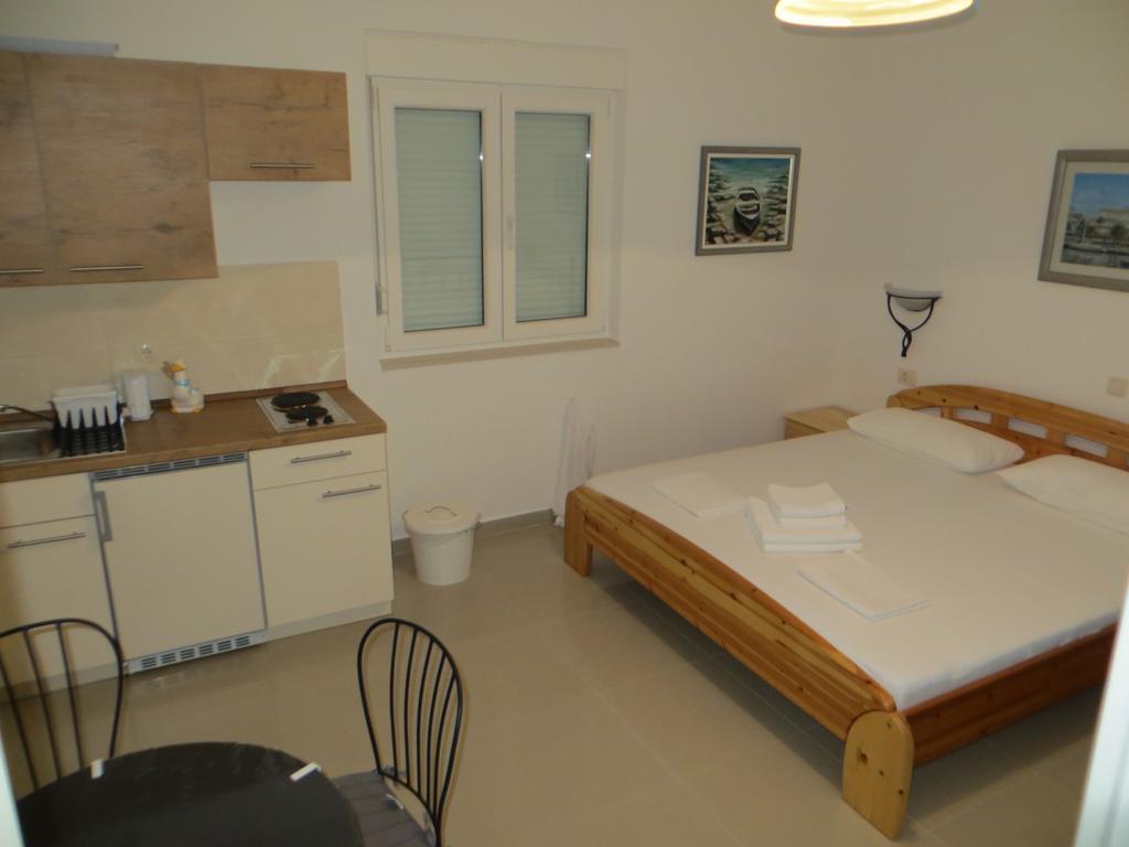 Apartments Lucija Brela Room photo